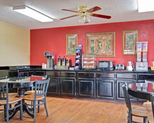 Econo Lodge Pine Bluff image 10