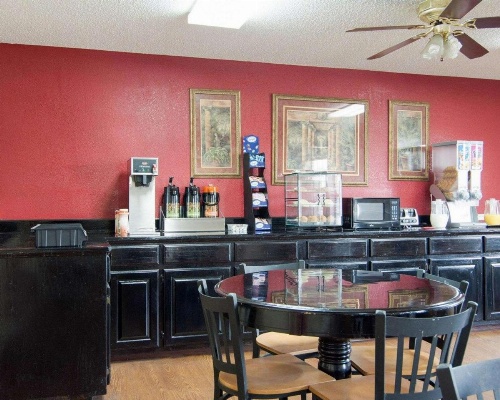 Econo Lodge Pine Bluff image 14